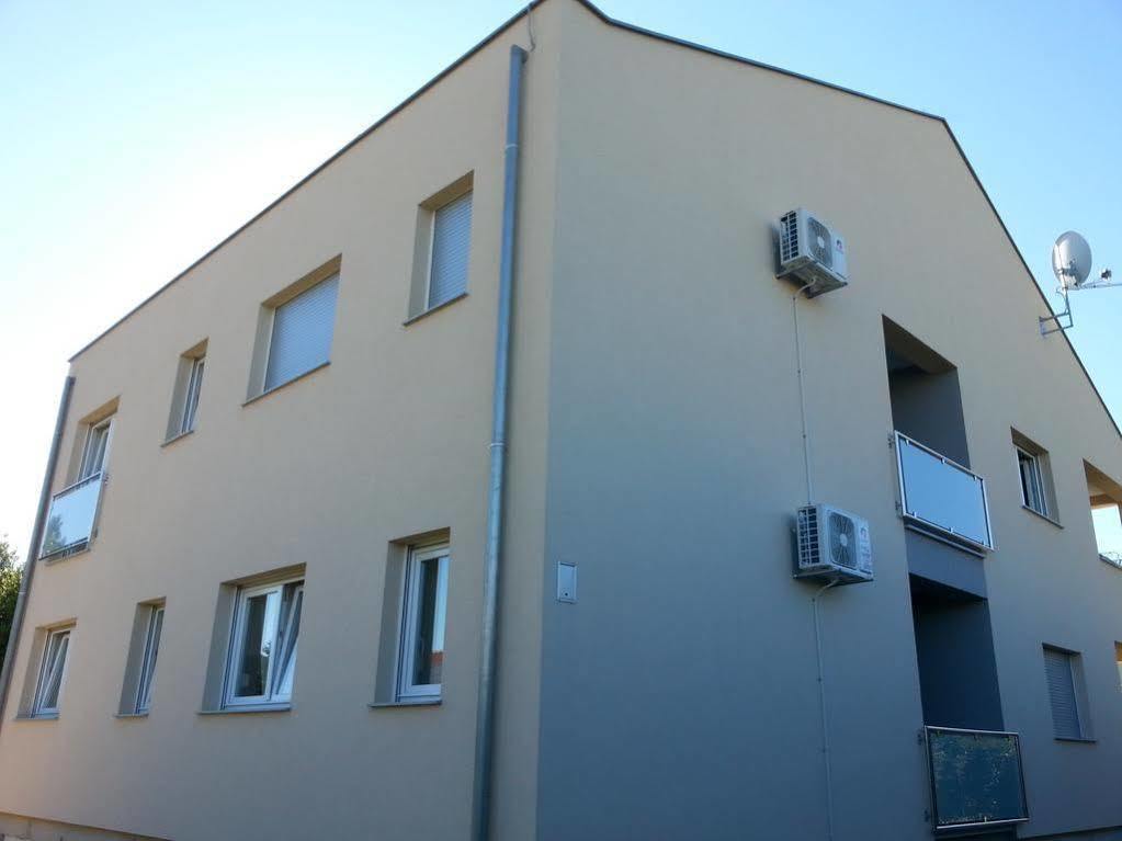 Levanat Apartament *